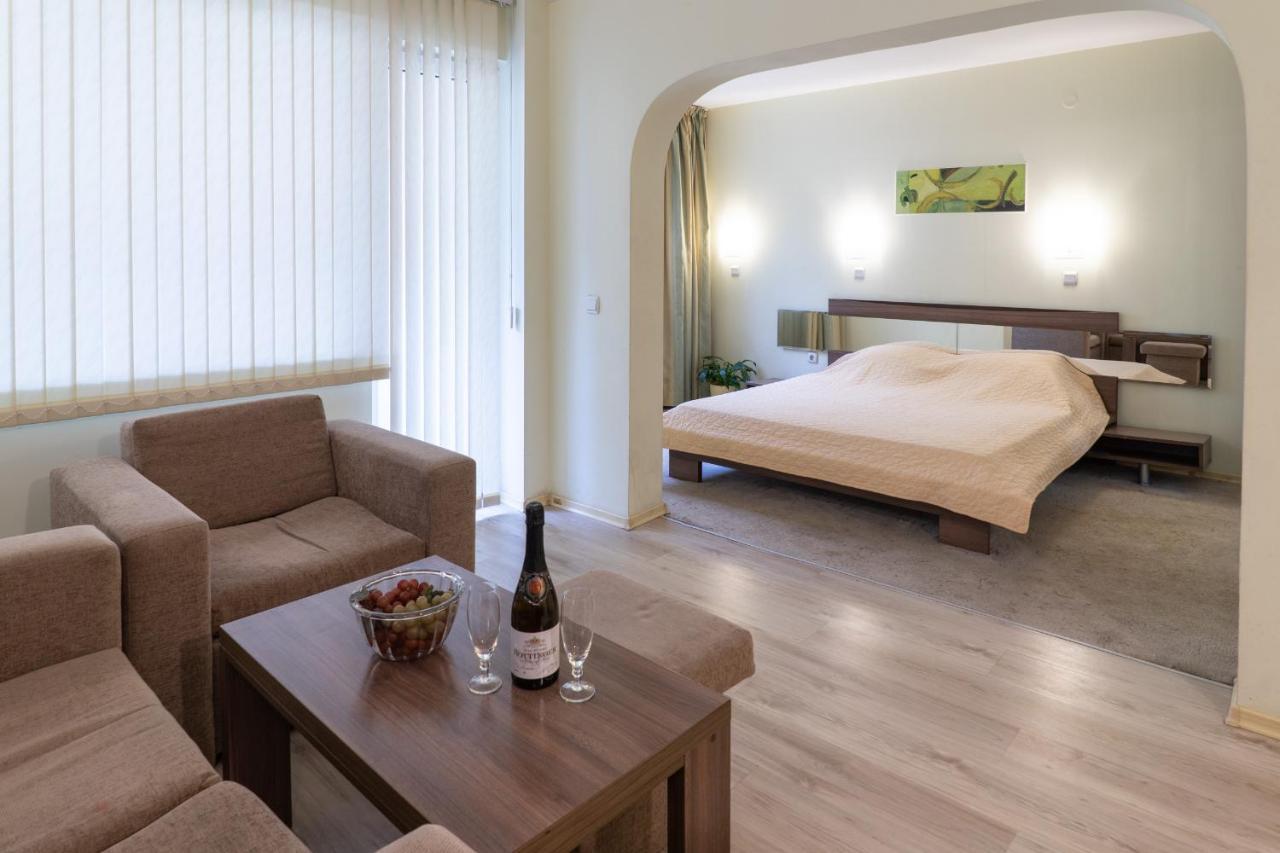 Family Hotel Gran Ivan Βάρνα Εξωτερικό φωτογραφία